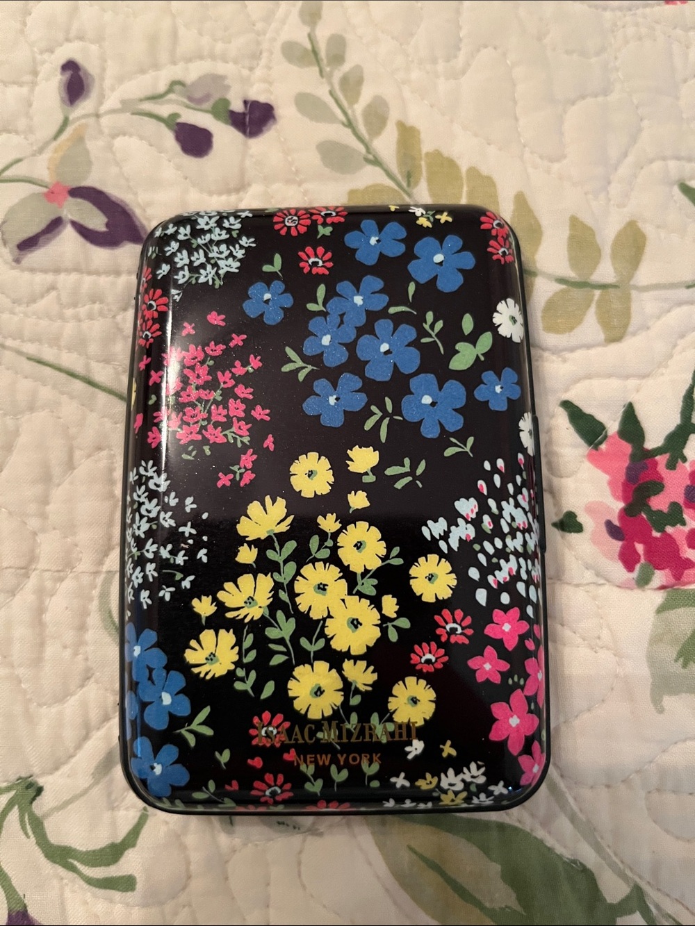 Isaac Mizrahi Black/Floral RFID Card Case - Picture 4 of 4